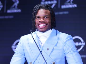NFL Draft Pick Travis Hunter Goes Viral for Behavior on… 