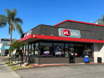 Beloved Fast Food Chain Makes Telling Move After Closing Hundreds of… 