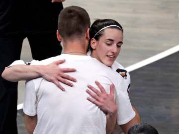 Caitlin Clark Sends Powerful 5-Word Message to… 