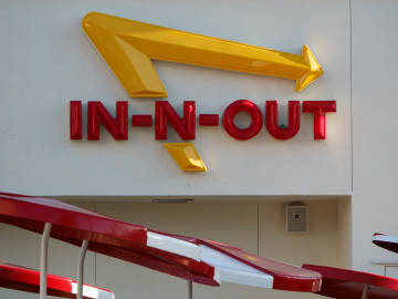 In-N-Out Burger Teases East Coast… 