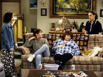 ‘The Conners’ Producer Explains Why 1 ‘Roseanne’ Character Was ‘Tarnished’ in Final… 
