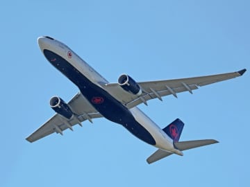 Air Canada Announces Mass Cancellations Amid Pending… 