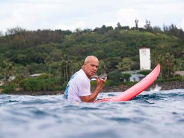 Clyde Aikau, Hawaiian Surf Legend, Dies at… 
