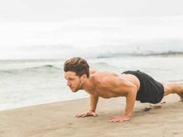 Want to Carve Your Core and Build Your Upper Body? Try This Pushup… 