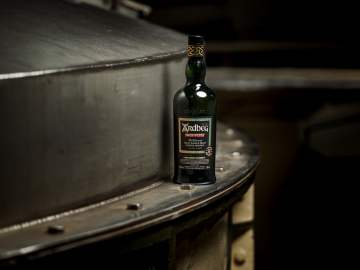 How Ardbeg Smokiverse Gets Its Uniquely Fruit-Forward… 
