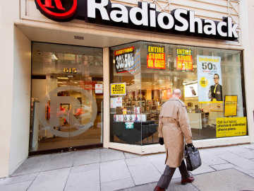RadioShack Closes 1 of Its Last Locations But Plots a… 