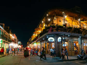 Popular New Orleans Bar Is Officially Closing After 15… 