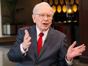 Warren Buffett Breaks Silence on Why He Stepped… 