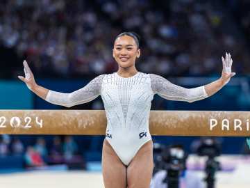 Suni Lee Sends 2-Word Message After Sports Illustrated Swimsuit… 
