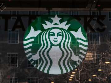 Starbucks Workers Slam New Black Shirt Dress Code in… 