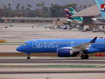 ‘Unruly’ Passenger With Skateboard Causes Flight… 