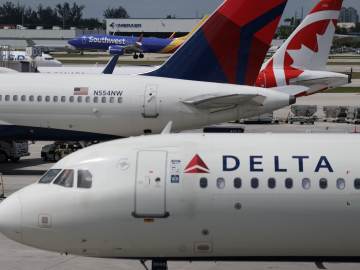 Delta CEO Calls For Air Traffic Control… 