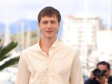 Top James Bond Contender Harris Dickinson Has Thoughts on Who Should Play… 