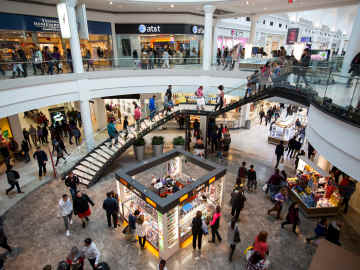 Massive Brawl Breaks Out at U.S. Mall Involving 