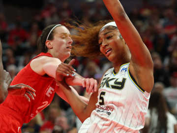 Chicago Sky Spark Reaction After Angel Reese… 
