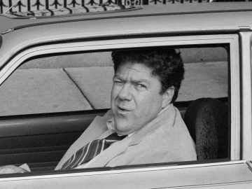34 Years Ago, George Wendt Starred in the Biggest Music Video of All… 