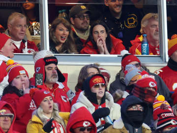 Caitlin Clark Sends Clear Message on Travis Kelce, Taylor… 