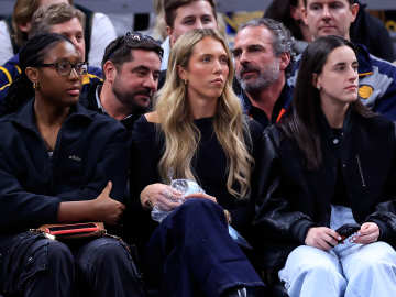 Caitlin Clark Teammate Turns Heads With Outfit Before Fever-Liberty… 