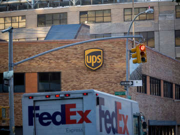 Do FedEx and UPS Ship on Memorial Day? … 