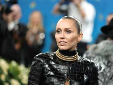 Miley Cyrus Reveals Health Condition That Makes Her Voice… 