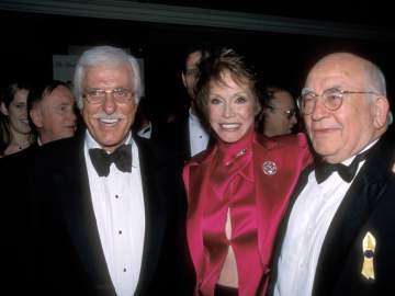 Dick Van Dyke, 99, Reveals Dream TV Remake That Never… 