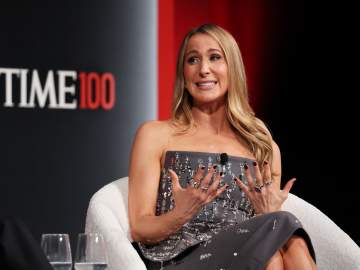 Nikki Glaser Reveals Comedy Criticism She Got From Lana Del… 
