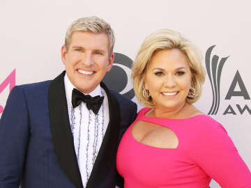 Todd & Julie Chrisley Already Nabbed Post-Prison… 
