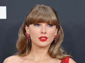 Taylor Swift Files Restraining Order After Fearing for Her… 