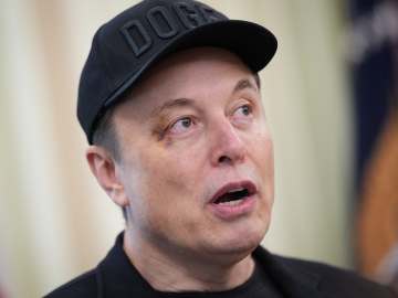 Elon Musk Shows Up With Black Eye to Major… 