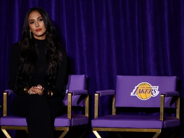 Vanessa Bryant Breaks Silence on Pregnancy… 