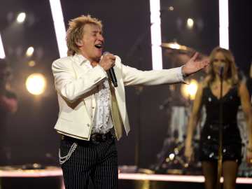 Rod Stewart, 80, Cancels Show Hours Before Scheduled Start Time Due to… 