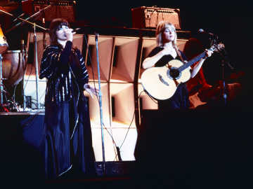 Iconic ‘70s Rock Band Heart Offers Reward for Stolen… 