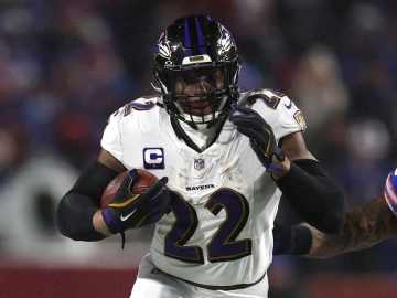 Derrick Henry Makes Rushing Bet With Dan Patrick for Role in Adam Sandler… 