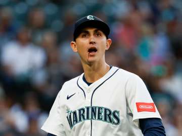 MLB Star Leaves Games Bleeding After Getting Smashed in the Face by Line… 
