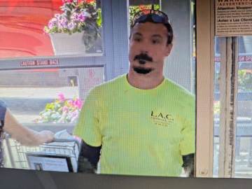 Authorities Urge Some Residents to Lock Doors in Travis Decker Search… 