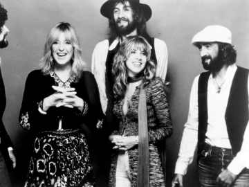 Rock Legend Mick Fleetwood, 77, Reflects on Iconic Career With 1… 