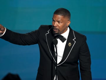 Jamie Foxx Breaks Down in Tears Describing Near-Fatal Stroke at BET… 