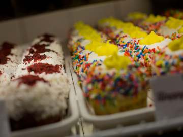Viral, 4-Pound Cupcakes Are Coming to a Supermarket Near… 