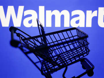 Shoppers Brace for Sticker Shock as Walmart Workers Warn of Massive Pricing… 
