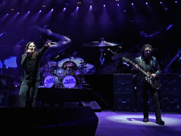Black Sabbath Legend Tony Iommi, 77, Unsure How ‘Nerve-Wracking’ Final Show Will… 