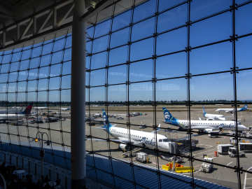 Seattle Airport Locks Down After Shocking In-Flight… 