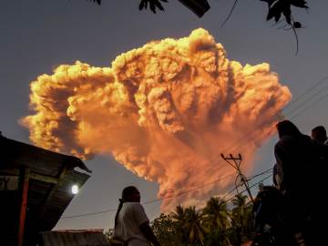 Authorities Issue High Alert After Volcanic… 