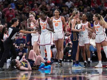 Tennis Legend Rips WNBA Players After Caitlin Clark… 