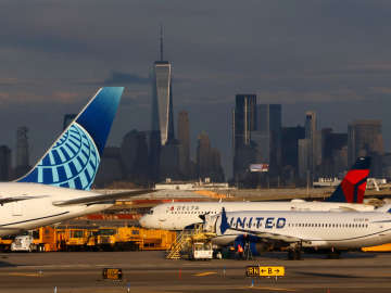 United, American, and Delta Suspend Middle East Flights in Emergency… 