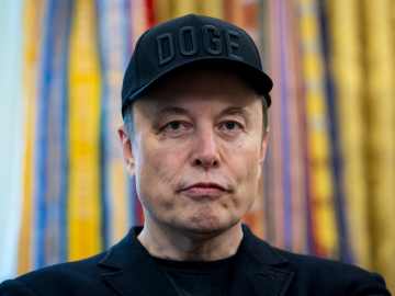Elon Musk Raises Eyebrows With Bold Plan to Rewrite the… 