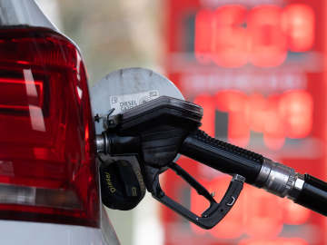 Customer Shares Glitch at Popular Gas Station That Could Cost… 