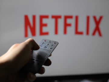 Kevin Williamson’s Twisted Family Past Inspired Netflix’s Hottest… 