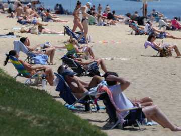 7 Northeast Beaches Closed on Hottest Day of the… 
