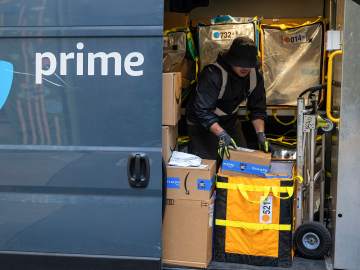 Amazon Expands Same-Day Delivery to 4,000 Small Towns in Major… 