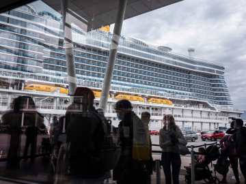 Travelers Warned Against Bringing These 10 Items on Their… 